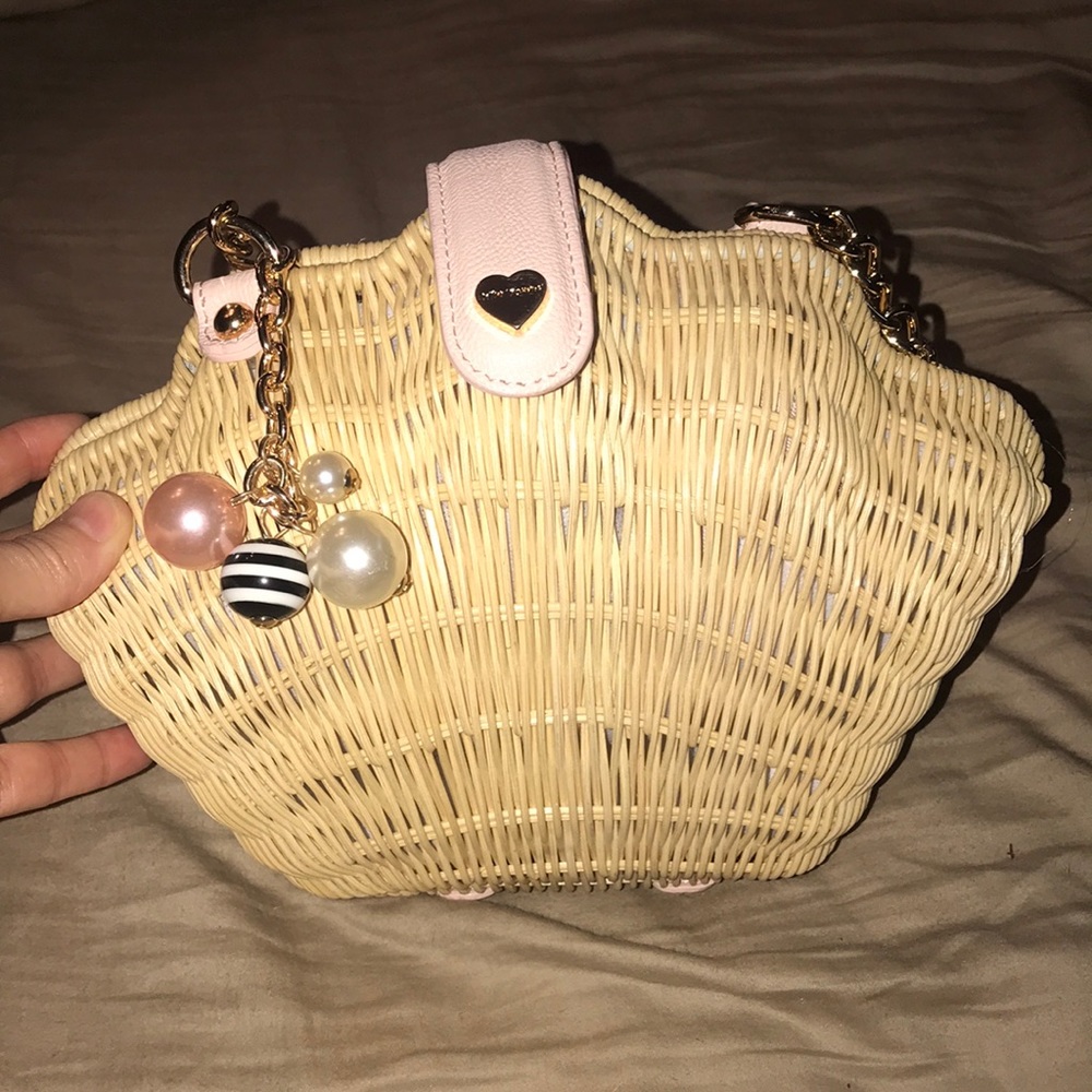 Betsey Johnson seashell wicker purse NWOT